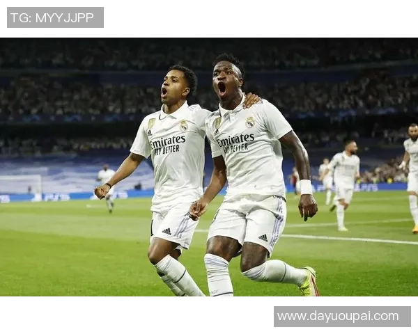 中超激战热刺与皇马战成平局补时进球引发全场狂欢解析 中超激战热刺与皇马战成平局补时进球引发全场狂欢解析