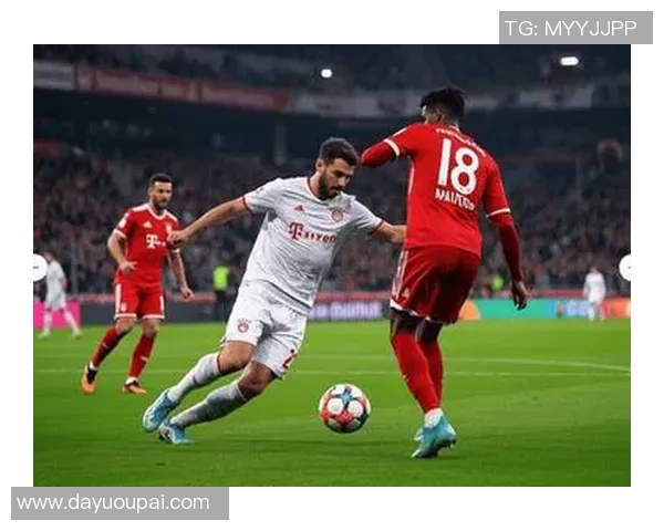 德甲焦点战巴黎圣日耳曼与那不勒斯激战成平局争议判罚引发全场热议