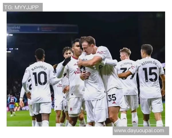 友谊赛精彩对决尤文图斯与曼联战成平局神扑瞬间引发全场热烈反响